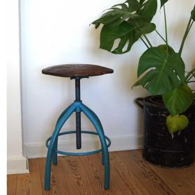 Rotating iron stool with cool seat - antique blue
