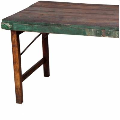 Esstisch aus Holz mit Eisengestell