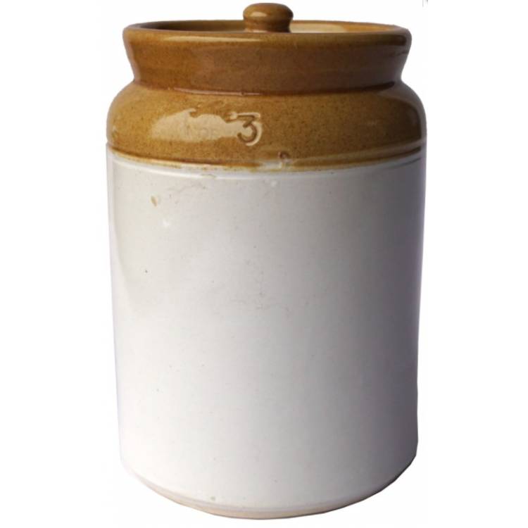 Ceramic vessel with lid
