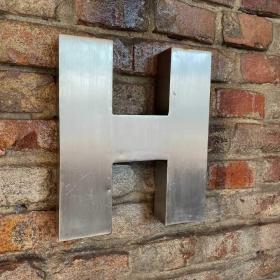 Metal letter - H